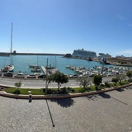 Oda ve Kahvaltı Emy