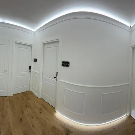 Emy Oda ve Kahvaltı Civitavecchia